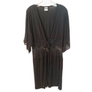 SOMA SIZE S/M BLACK  ROBE  LACE TRIM